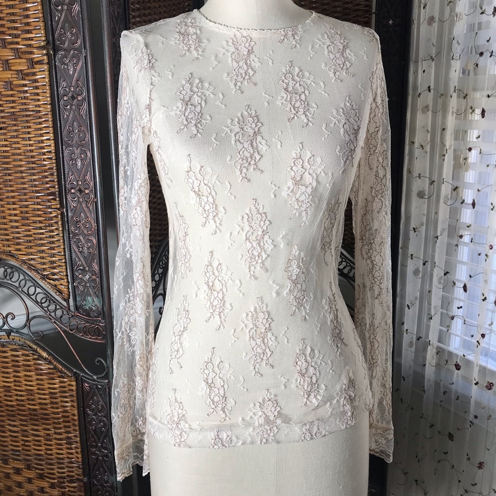 NWT Delicate Chantil LS Crew Neck Top size M